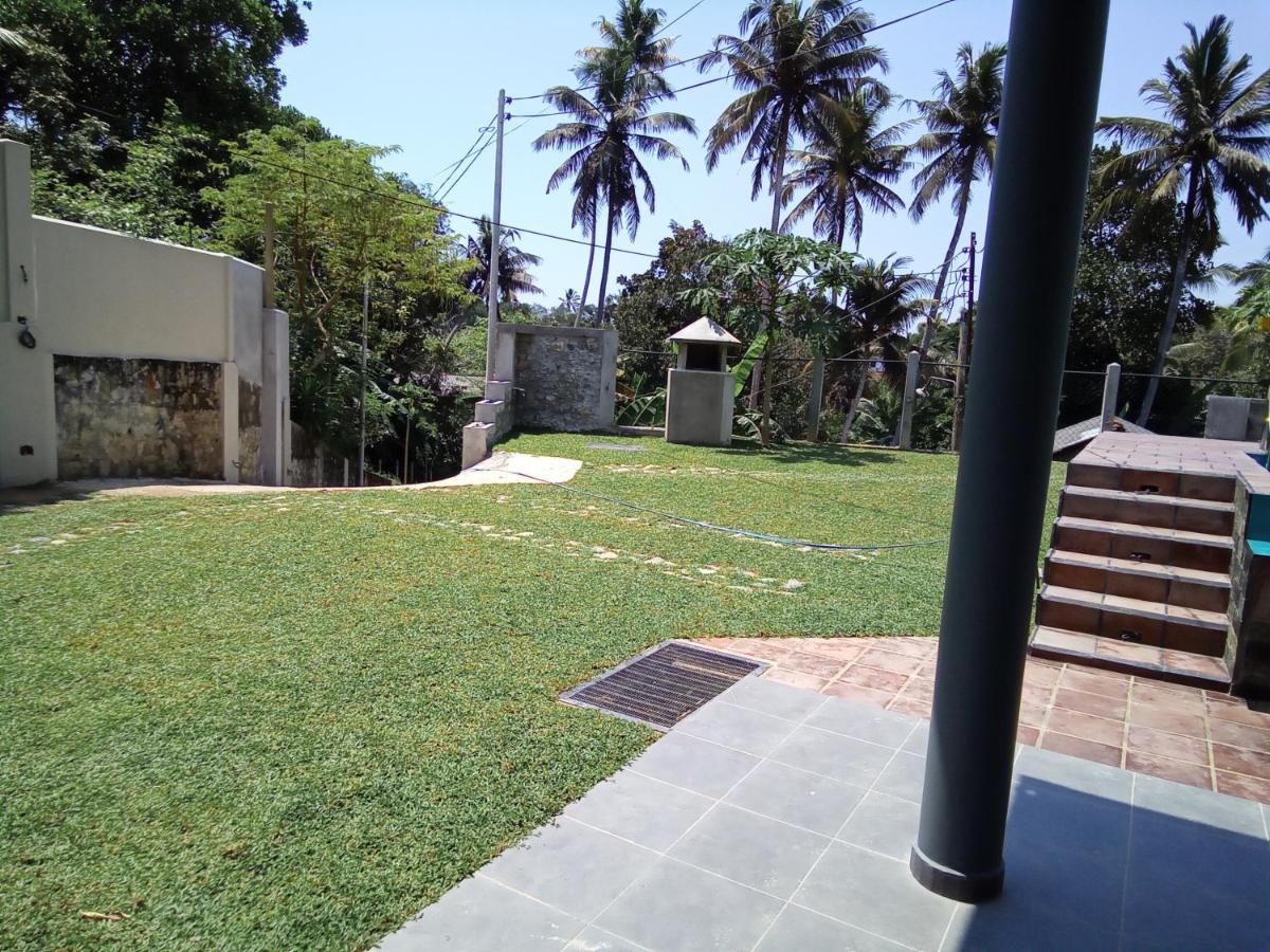 Bed and Breakfast The Moose Weligama Exterior foto