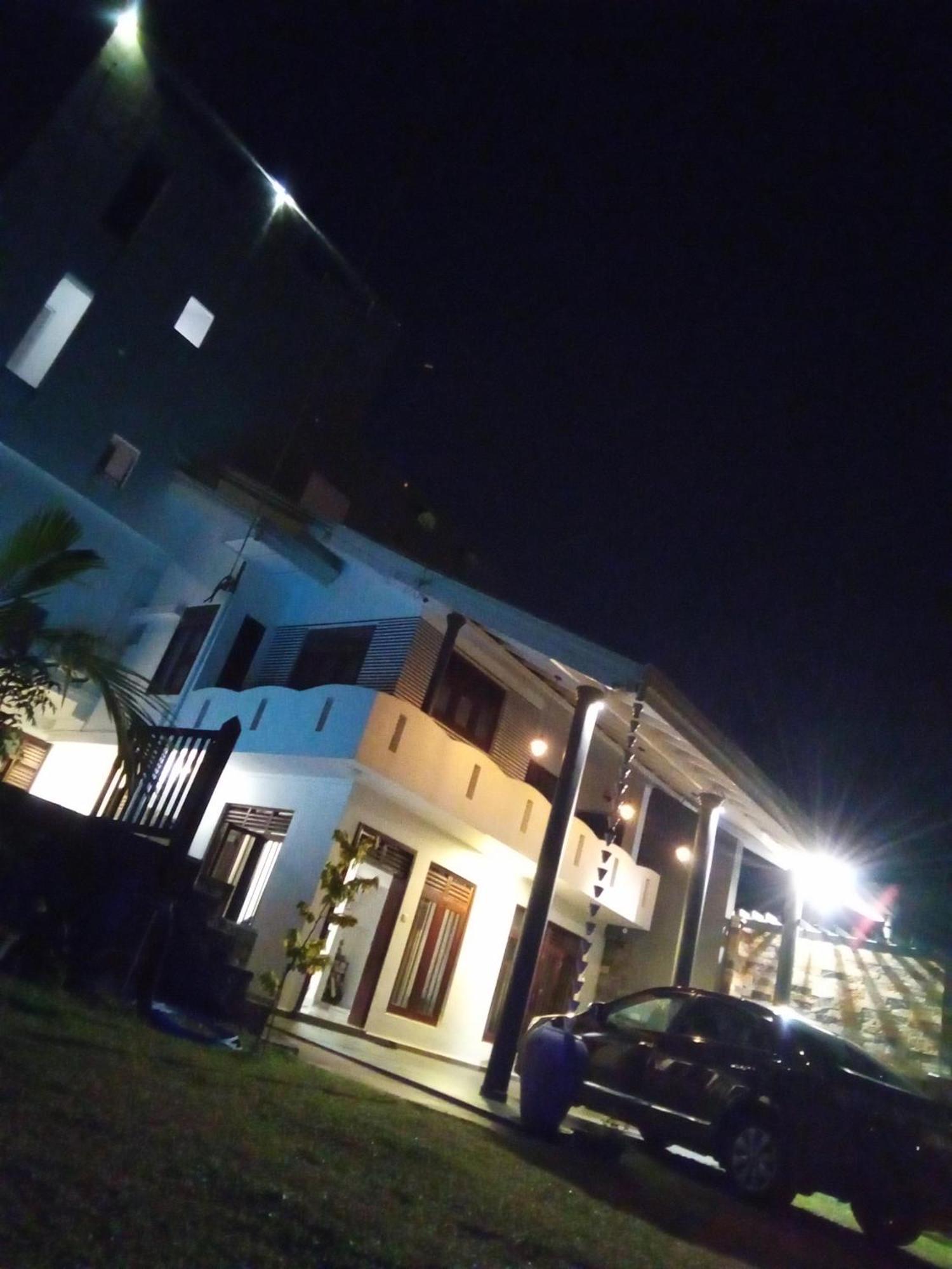 Bed and Breakfast The Moose Weligama Exterior foto